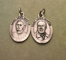 Load image into Gallery viewer, Sts. Louis and Zelie (Marie-Azelie) Martin silver oxide holy medal - Catholic saints - parents of Therese of Lisieux, Little Flower. French.