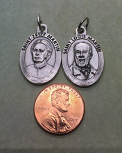 Load image into Gallery viewer, Sts. Louis and Zelie (Marie-Azelie) Martin silver oxide holy medal - Catholic saints - parents of Therese of Lisieux, Little Flower. French.