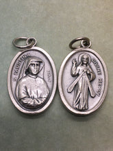 Load image into Gallery viewer, St. Maria Faustina Kowalska (1905-1938) w the Divine Mercy on reverse holy medal