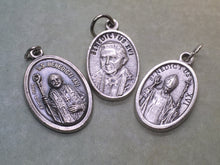 Load image into Gallery viewer, Pope Benedict XVI (1927-2022) holy medal -- 3 styles