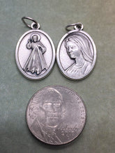 Load image into Gallery viewer, Divine Mercy holy medal - Jesus, I Trust in You