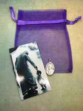 Load image into Gallery viewer, Saint Mother Teresa of Calcutta prayer card and holy medal gift set