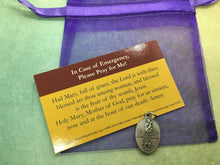 Load image into Gallery viewer, I am a Catholic gift set - in case of emergency contact a priest