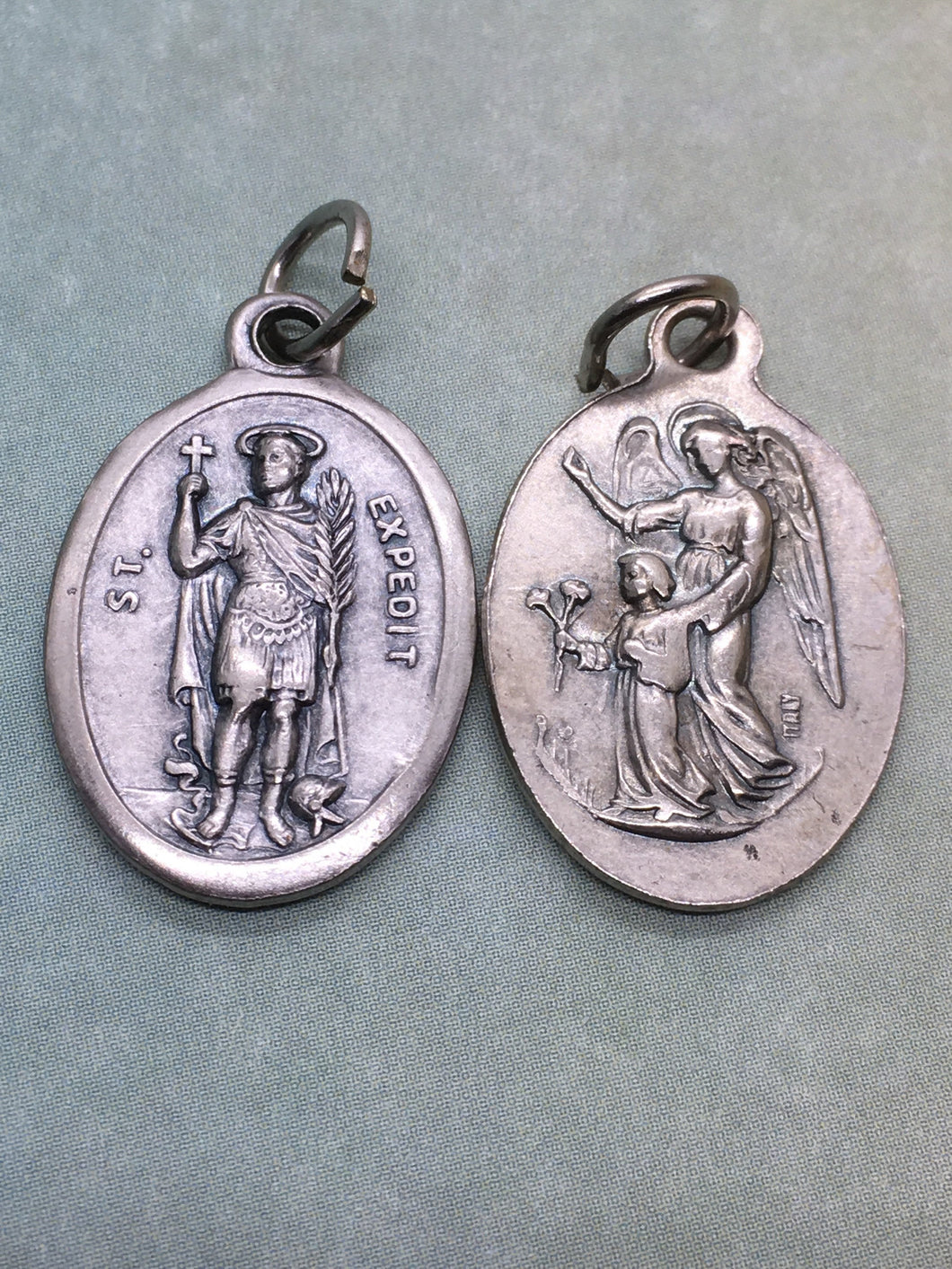 St. Expedite w Guardian angel on reverse holy medal