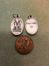 Load image into Gallery viewer, Sts. Cosmas and Damian (third century) holy medal
